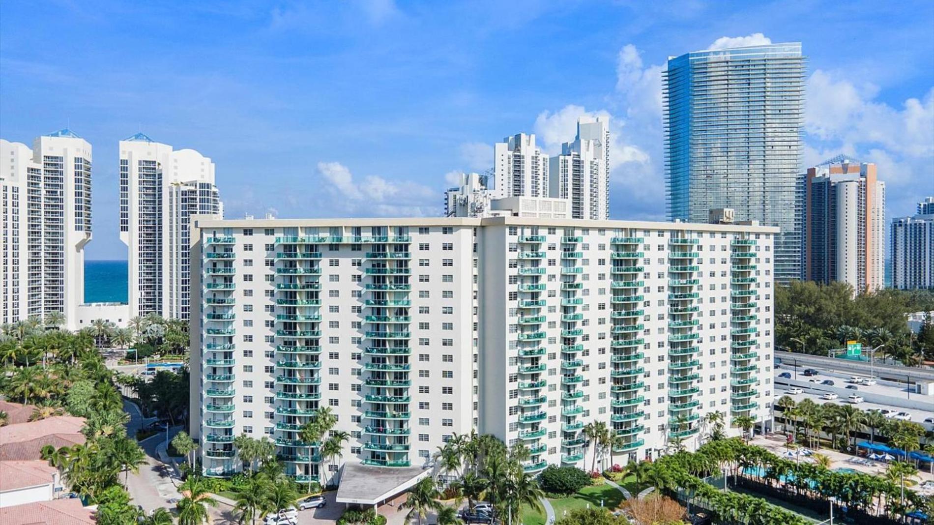 Ocean Reserve Luxury Condos Across From Sunny Isles Beach Miami Beach Luaran gambar