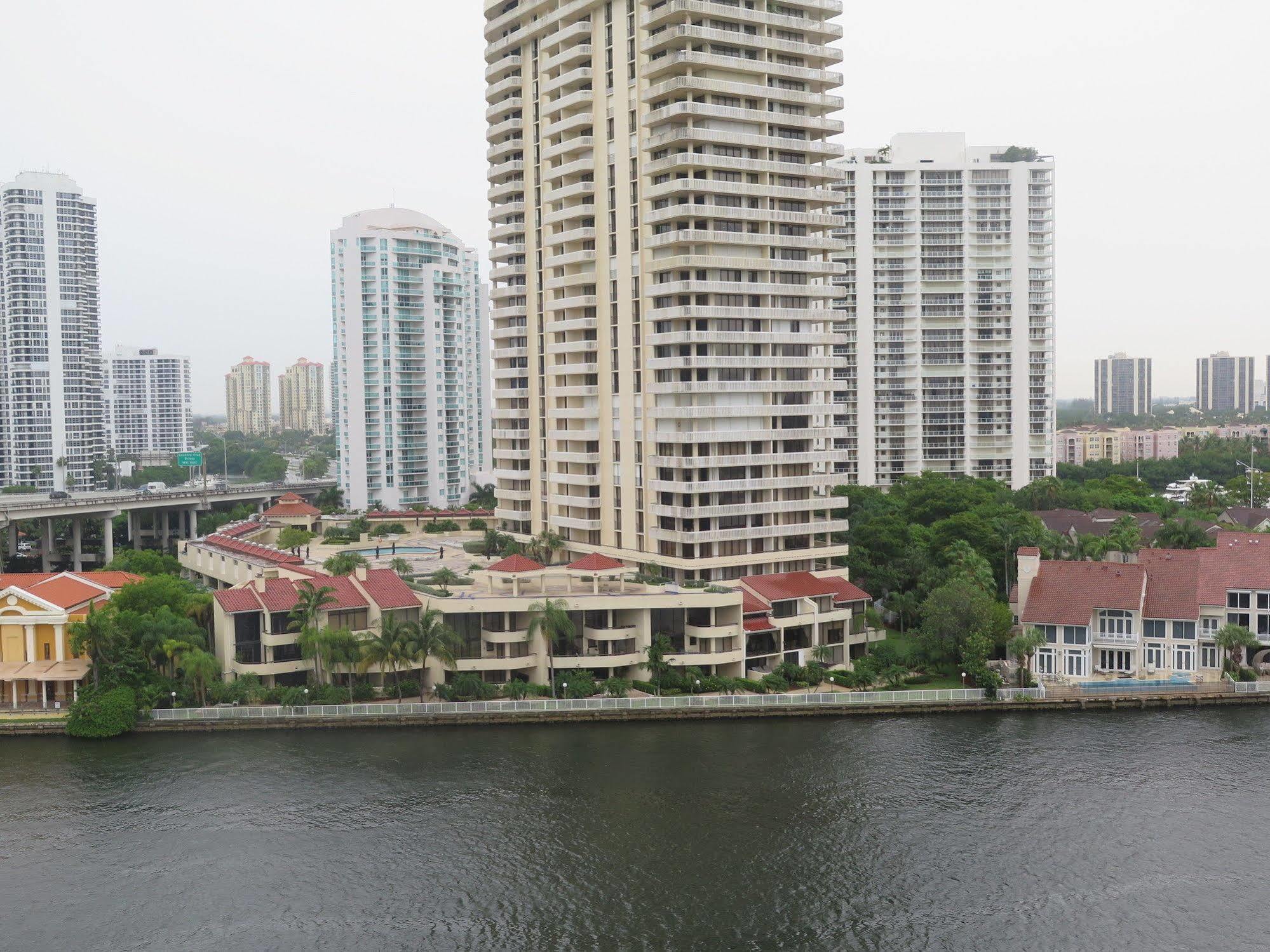 Ocean Reserve Luxury Condos Across From Sunny Isles Beach Miami Beach Luaran gambar